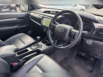 Used Toyota Hilux 2024 for sale - 78890335: Photo