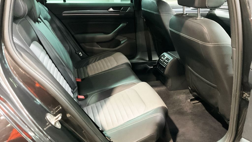 Used Volkswagen Passat 2018 for sale - 76595935: Photo 10