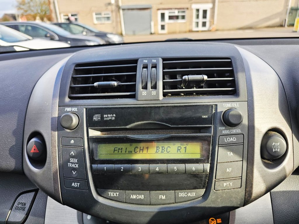 Used Toyota RAV4 2010 for sale - 76317088: Photo 15