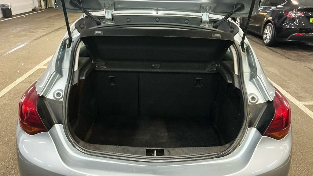 Used Vauxhall Astra 2011 for sale - 77048642: Photo 10