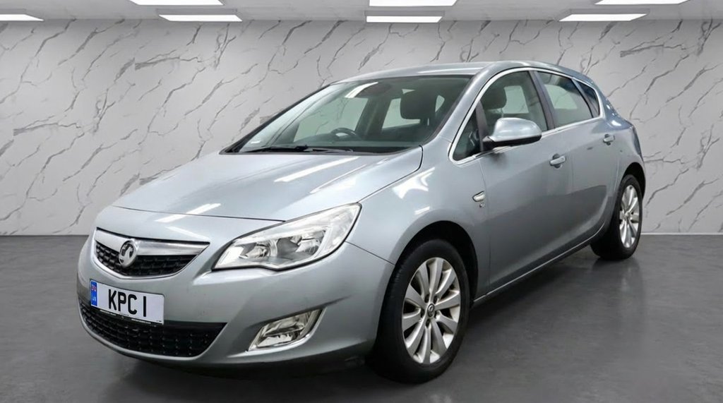 Used Vauxhall Astra 2011 for sale - 77048642: Photo 2