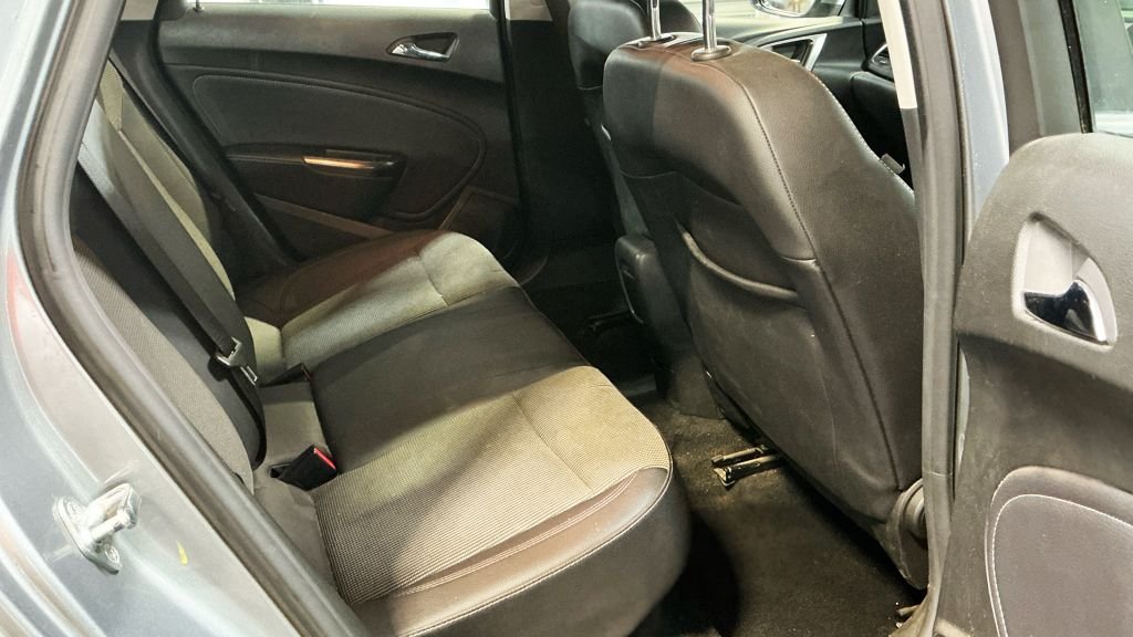 Used Vauxhall Astra 2011 for sale - 77048642: Photo 9