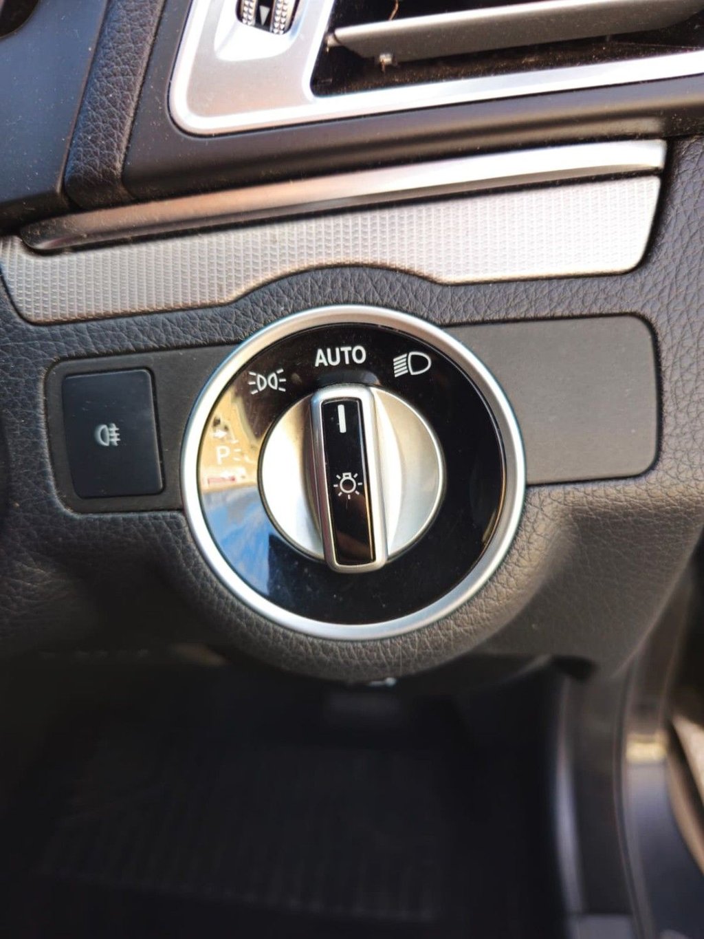 Used Mercedes-Benz E Class 2013 for sale - 75671658: Photo 31