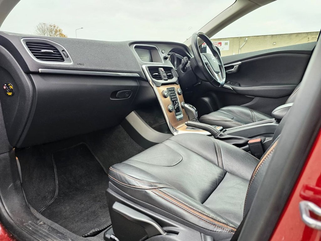 Used Volvo V40 Cross Country 2014 for sale - 76235980: Photo 15