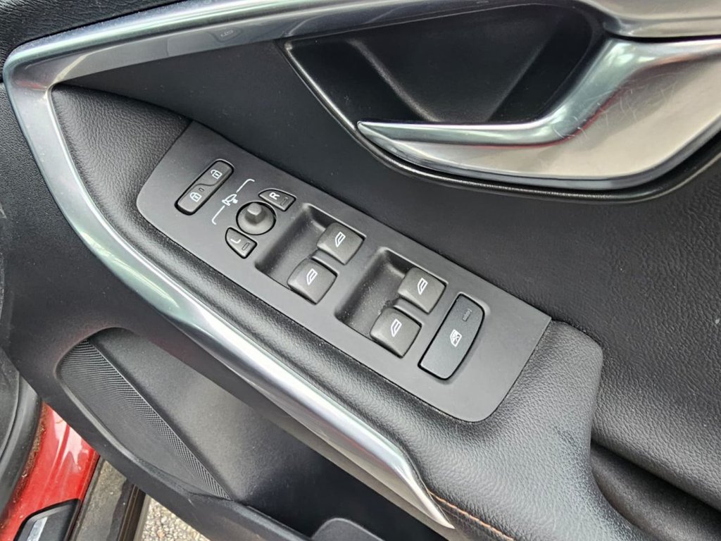 Used Volvo V40 Cross Country 2014 for sale - 76235980: Photo 28