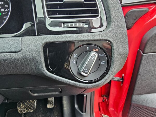 Used Volkswagen Golf 2014 for sale - 76280245: Photo 26