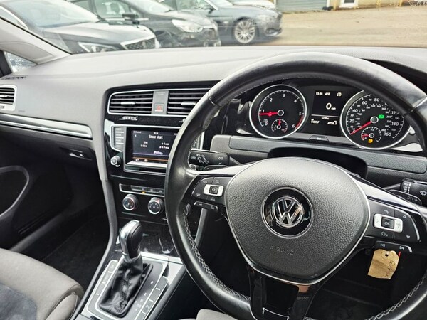 Used Volkswagen Golf 2014 for sale - 76280245: Photo 27