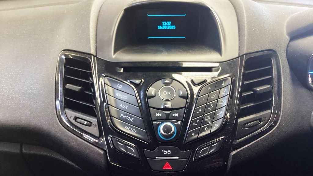 Used Ford Fiesta 2015 for sale - 77620970: Photo 7