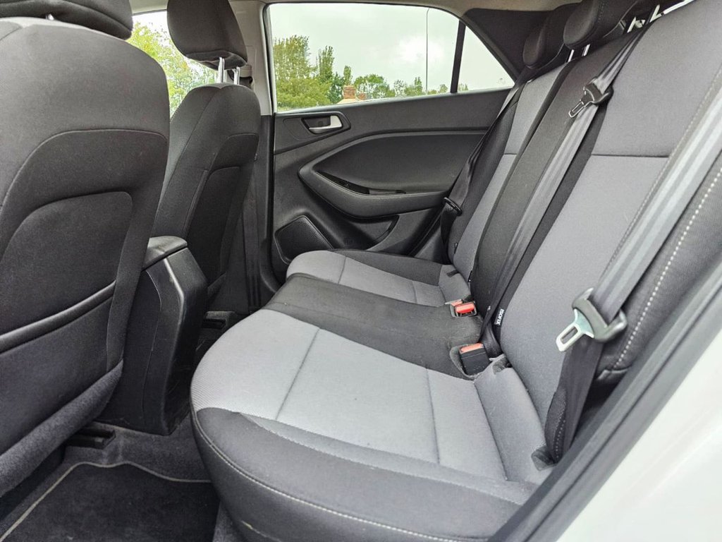 Used Hyundai i20 2018 for sale - 76595939: Photo 30