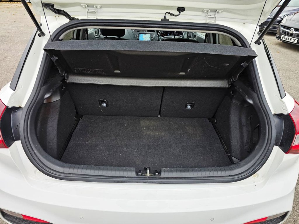 Used Hyundai i20 2018 for sale - 76595939: Photo 9