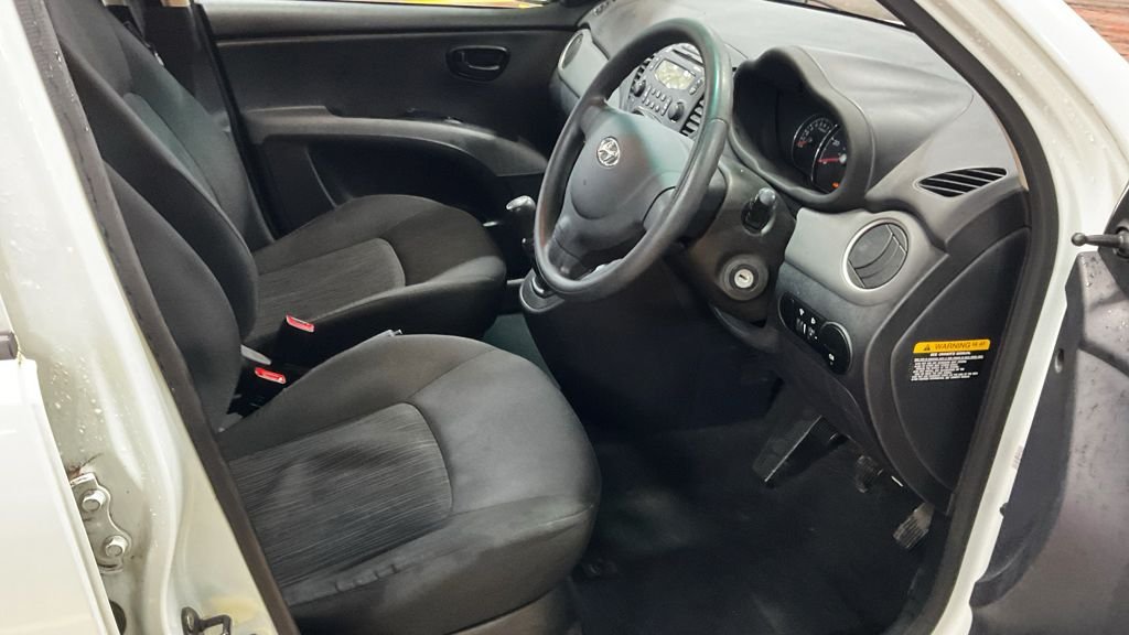 Used Hyundai i10 2013 for sale - 76642721: Photo 9