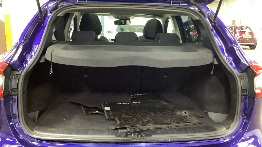 Used Nissan Qashqai 2018 for sale - 77734643: Photo 11