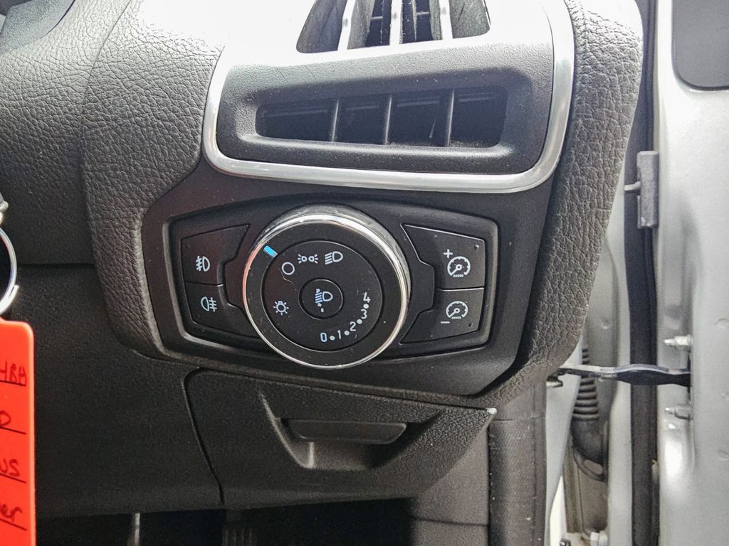 Used Ford Focus 2011 for sale - 76386380: Photo 25