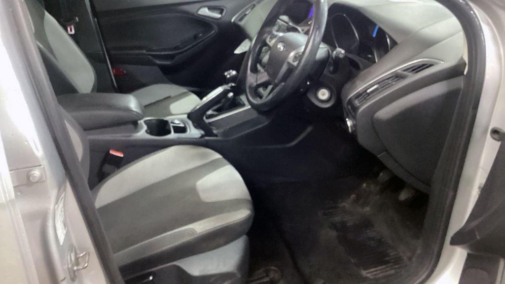 Used Ford Focus 2011 for sale - 76386380: Photo 9