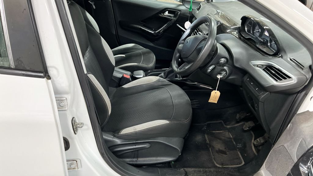 Used Peugeot 2008 2014 for sale - 76396016: Photo 9