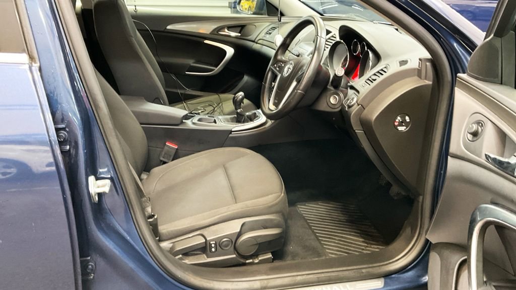 Used Vauxhall Insignia 2012 for sale - 77355857: Photo 9