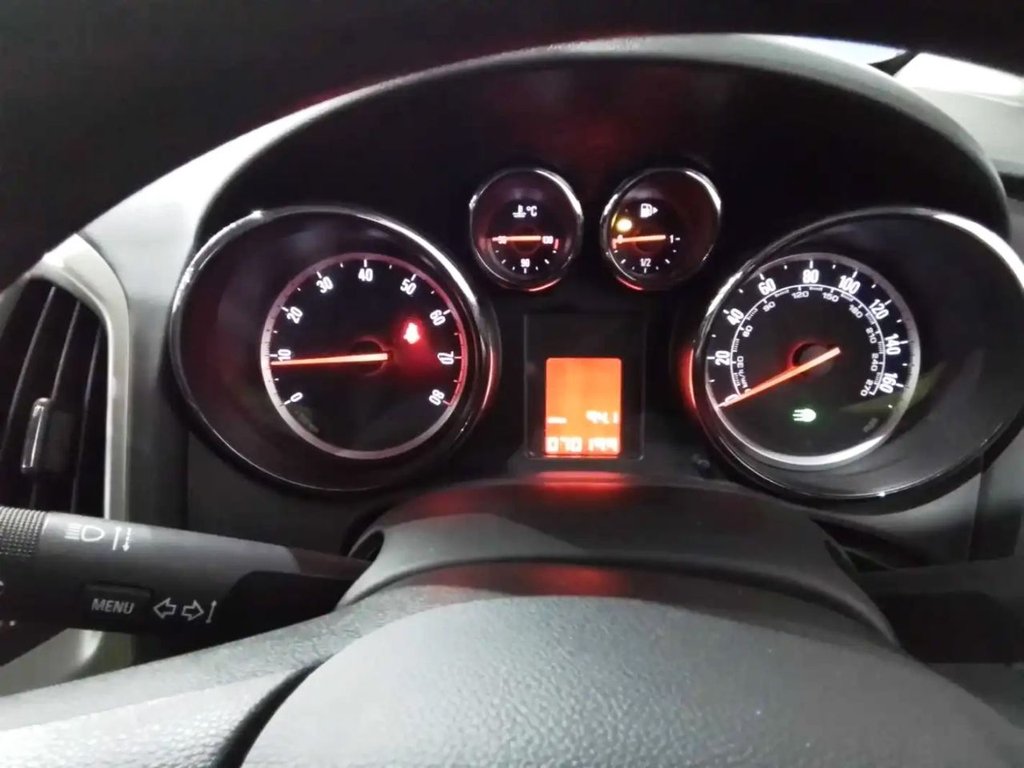 Used Vauxhall Astra 2010 for sale - 77911093: Photo 7