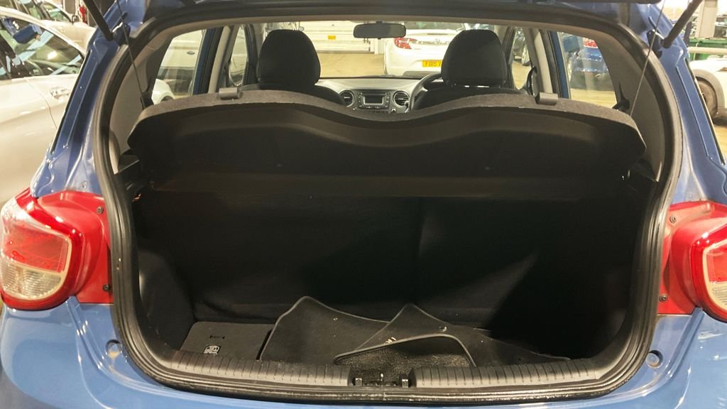 Used Hyundai i10 2015 for sale - 77372924: Photo 11