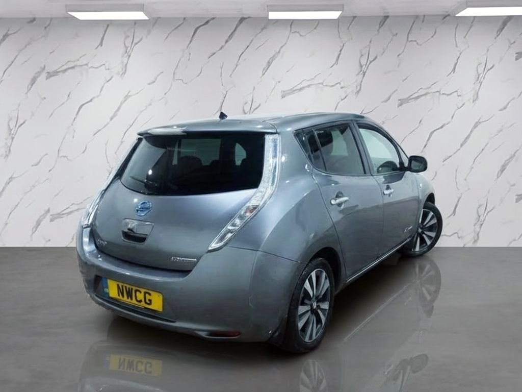 Used Nissan Leaf 2017 for sale - 77920572: Photo 2