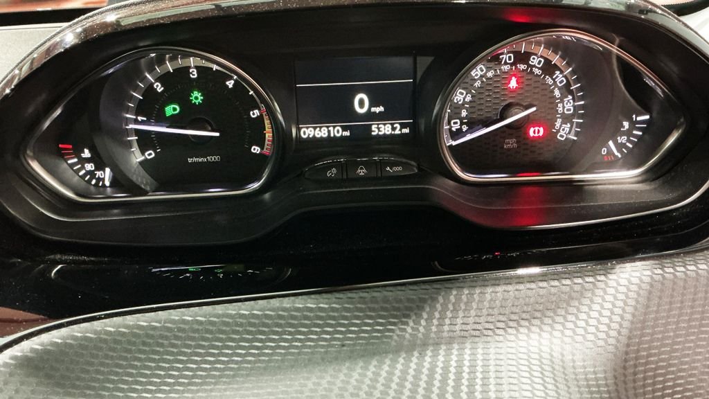 Used Peugeot 2008 2017 for sale - 76751238: Photo 8