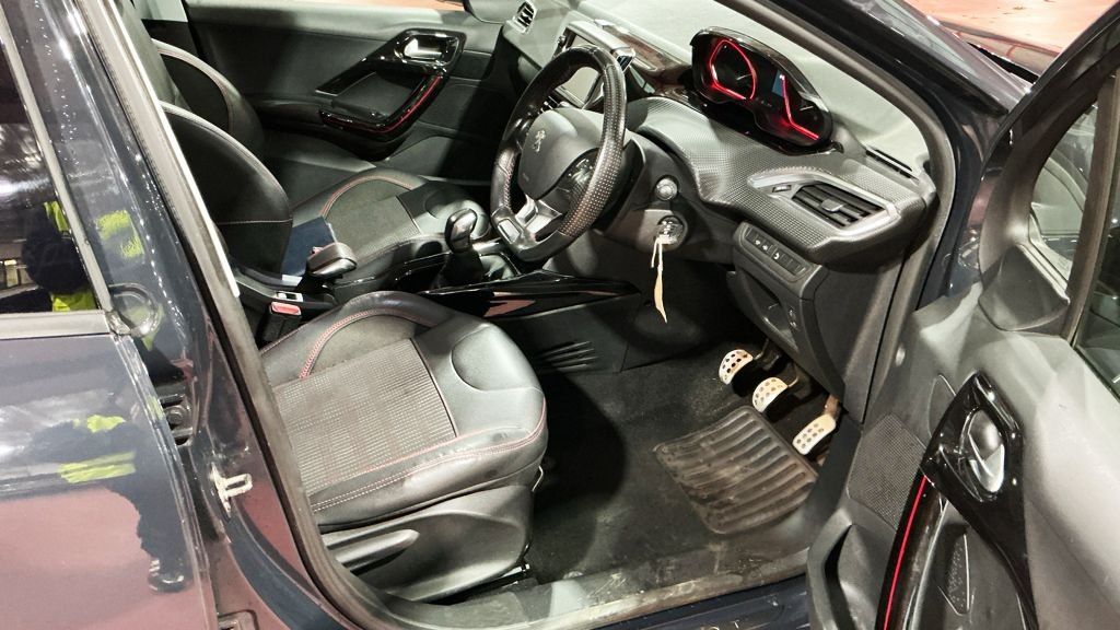 Used Peugeot 2008 2017 for sale - 76751238: Photo 9