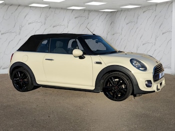 Used MINI Convertible 2017 for sale - 75947447: Photo