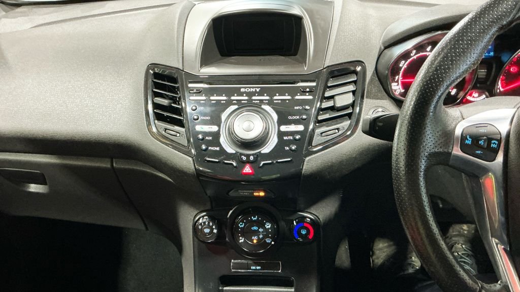 Used Ford Fiesta 2014 for sale - 77560558: Photo 7