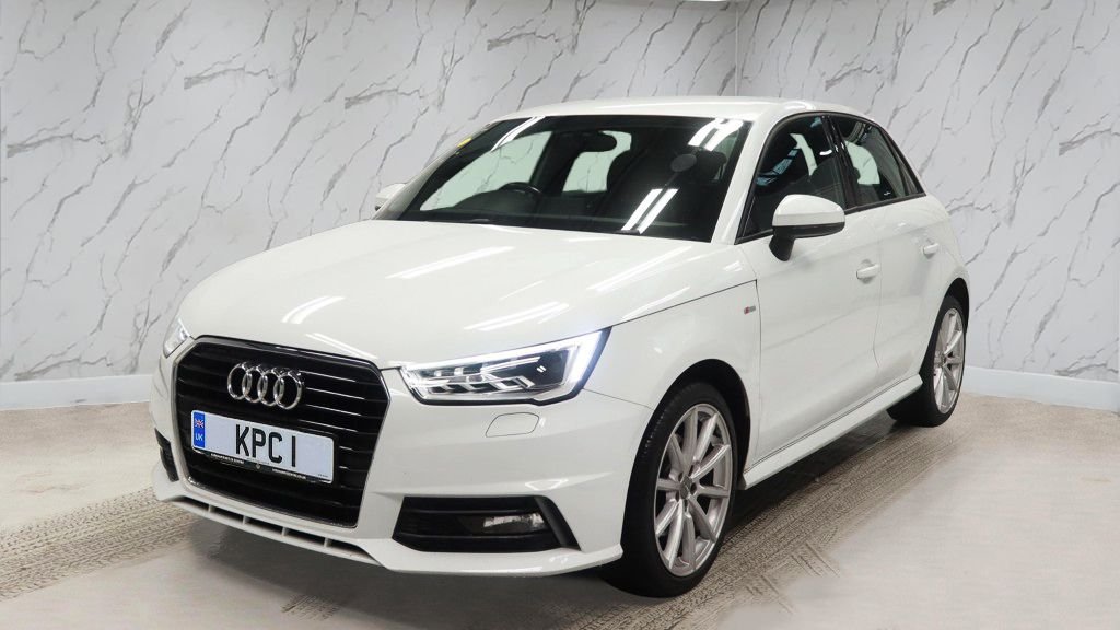 Used Audi A1 2016 for sale - 76501035: Photo 2