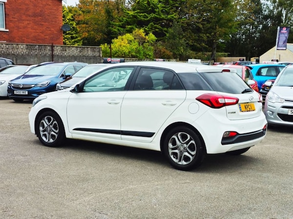 Used Hyundai i20 2018 for sale - 75764806: Photo 6