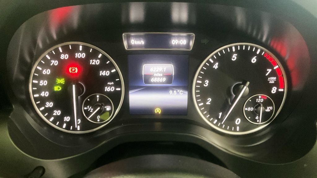 Used Mercedes-Benz A-Class 2015 for sale - 77560528: Photo 8