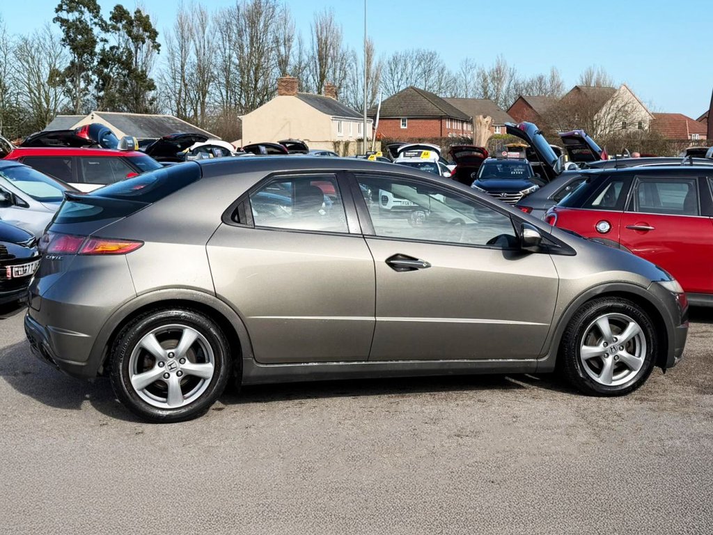 Used Honda Civic 2006 for sale - 76668140: Photo 14
