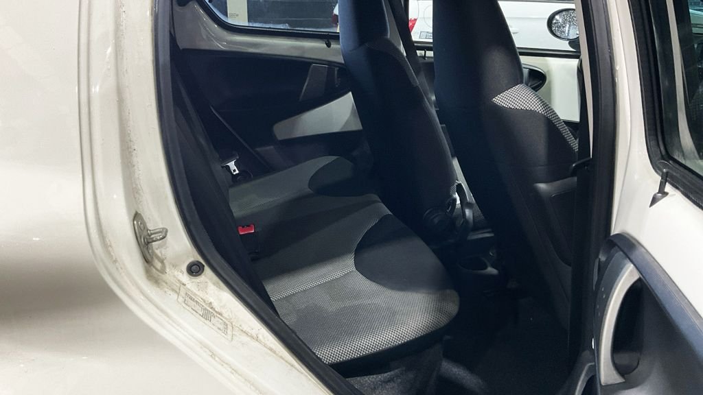 Used Toyota AYGO 2014 for sale - 77632013: Photo 10