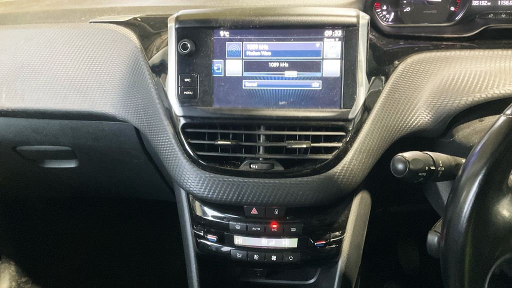 Used Peugeot 2008 2016 for sale - 77780460: Photo 7