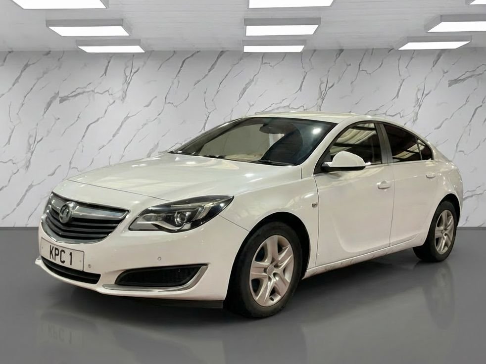 Used Vauxhall Insignia 2016 for sale - 77563841: Photo 2