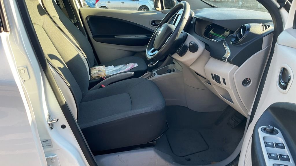 Used Renault Zoe 2016 for sale - 76867707: Photo 9