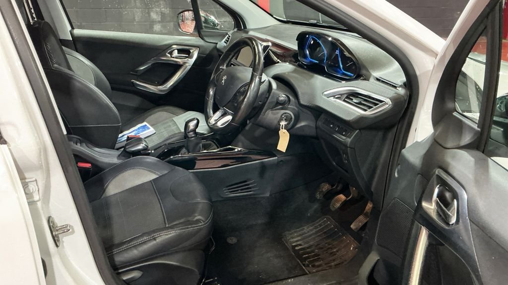 Used Peugeot 2008 2015 for sale - 77780454: Photo 9