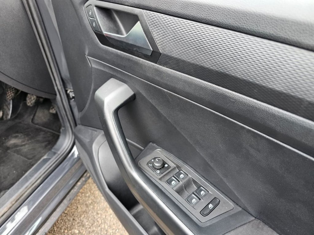 Used Volkswagen T-Roc 2019 for sale - 76267123: Photo 41