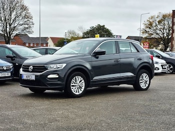 Used Volkswagen T-Roc 2019 for sale - 76267123: Photo
