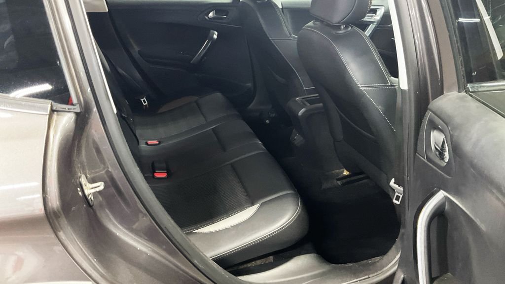 Used Peugeot 2008 2016 for sale - 76595922: Photo 9