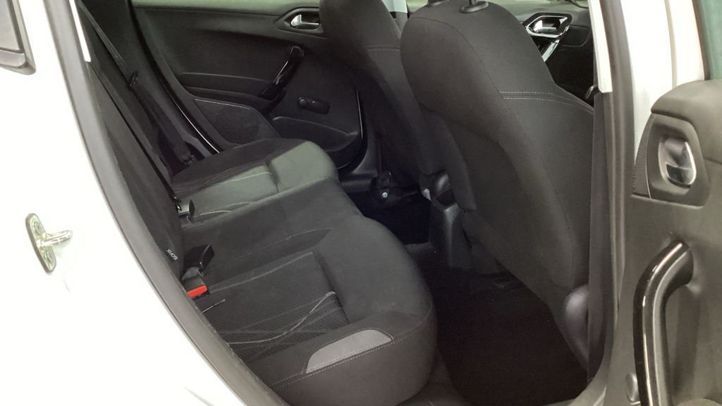 Used Peugeot 208 2014 for sale - 77064942: Photo 10