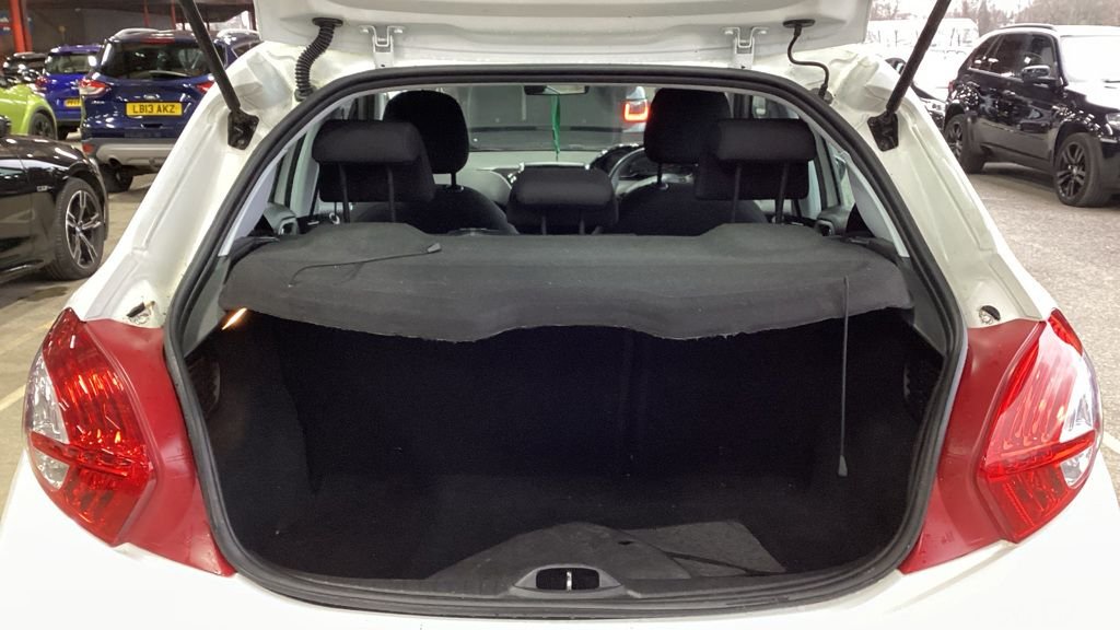 Used Peugeot 208 2014 for sale - 77064942: Photo 11
