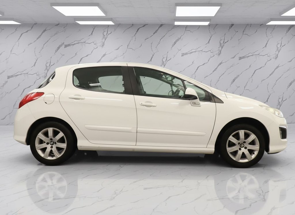 Used Peugeot 208 2014 for sale - 77064942: Photo 6