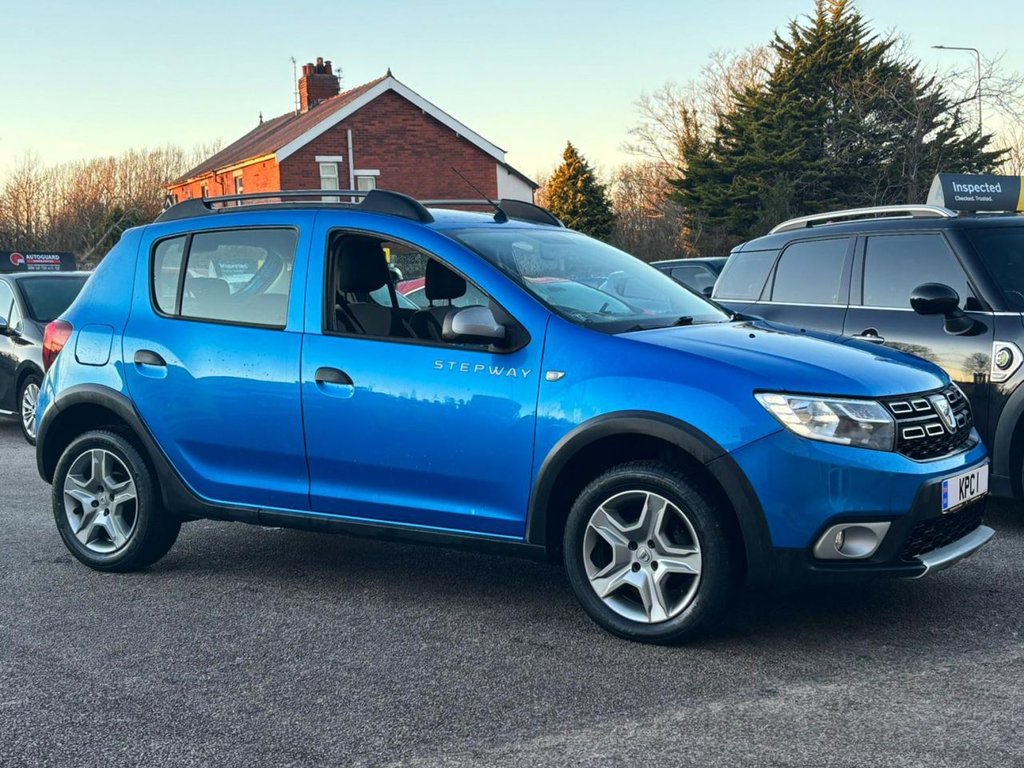 Used Dacia Sandero Stepway 2019 for sale - 77672705: Photo 2