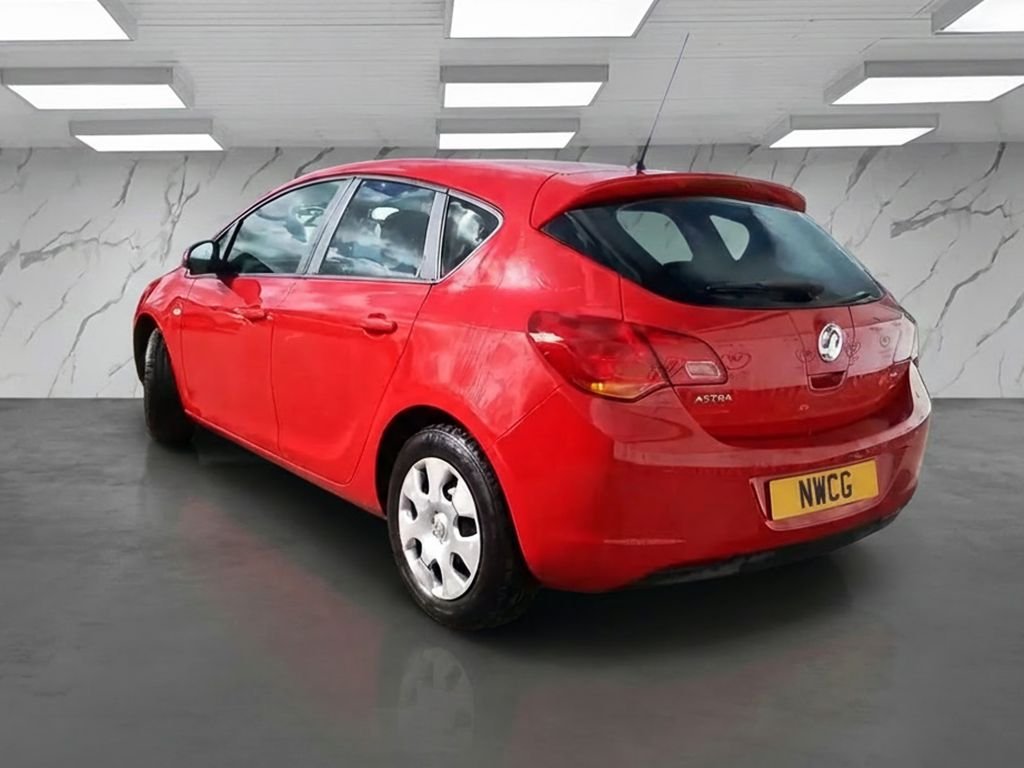 Used Vauxhall Astra 2010 for sale - 78200193: Photo 3