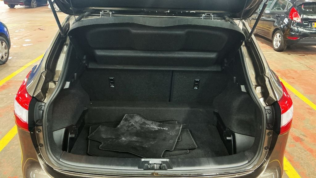 Used Nissan Qashqai 2014 for sale - 77734650: Photo 11