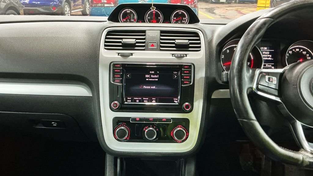 Used Volkswagen Scirocco 2016 for sale - 77563868: Photo 7