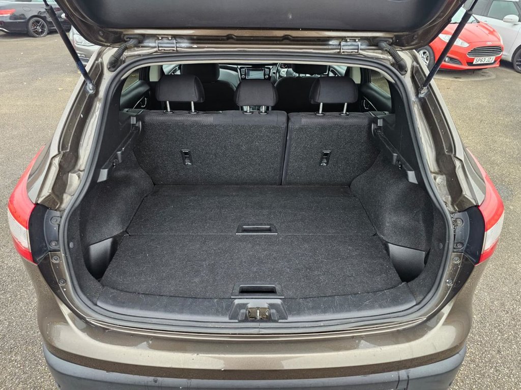Used Nissan Qashqai 2014 for sale - 76395932: Photo 10