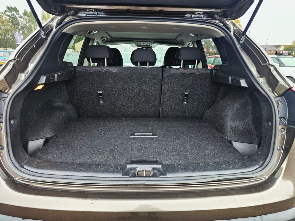 Used Nissan Qashqai 2014 for sale - 76395932: Photo 9