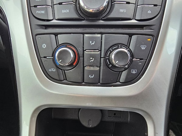 Used Vauxhall Astra 2012 for sale - 76210758: Photo 19