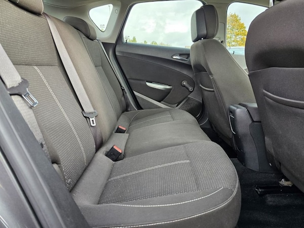 Used Vauxhall Astra 2012 for sale - 76210758: Photo 32